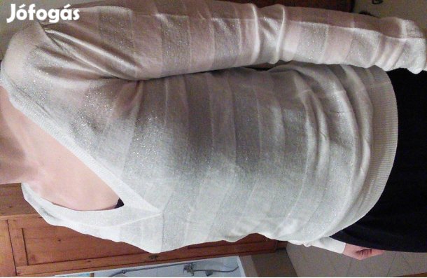 Ezüst fehér csíkos V nyakú női felső pulóver M M-es