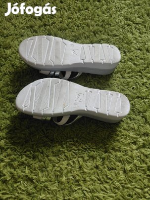 Ezüst-fehér női nyári papucs