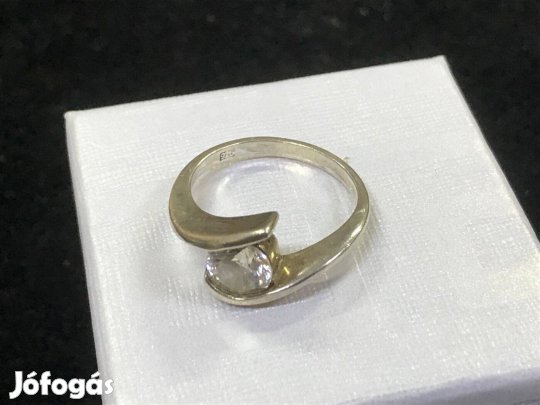 Ezüst gyűrű kővel, 17,8 mm