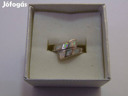 Ezüst gyűrű opálkővel, 17,15 mm