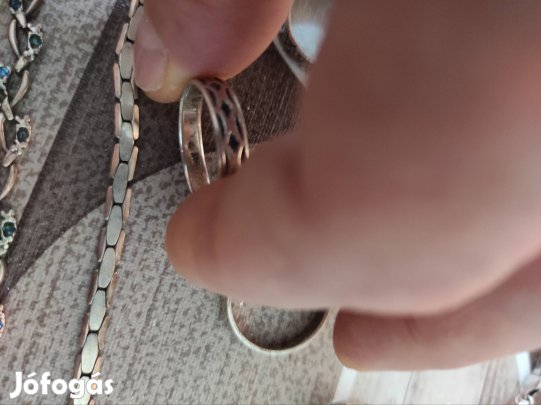 Ezüst nyaklanc,karkötők gyűrűk vegyesen