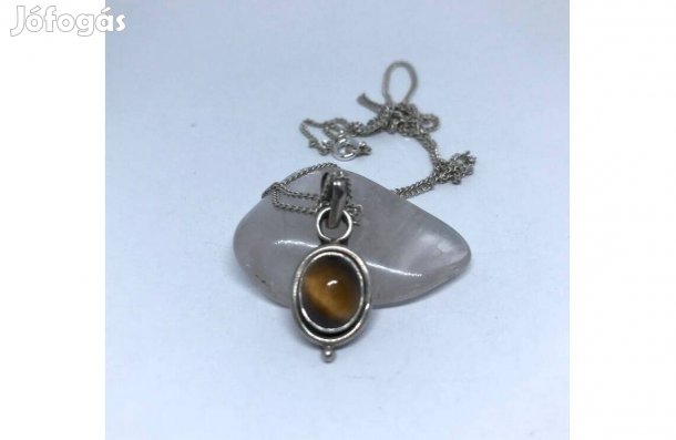 Ezüst nyaklánc tigrisszemes medállal, 55 cm