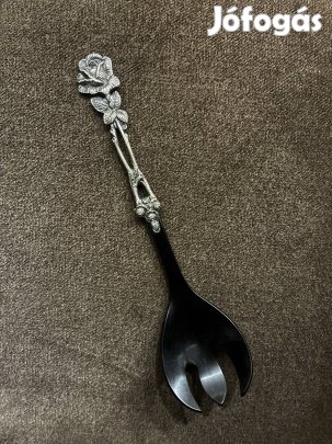 Ezüst nyelű villás kanál rózsa mintás nyéllel 
