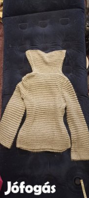 Ezüst szállal átszőtt pihe puha pulóver M -es