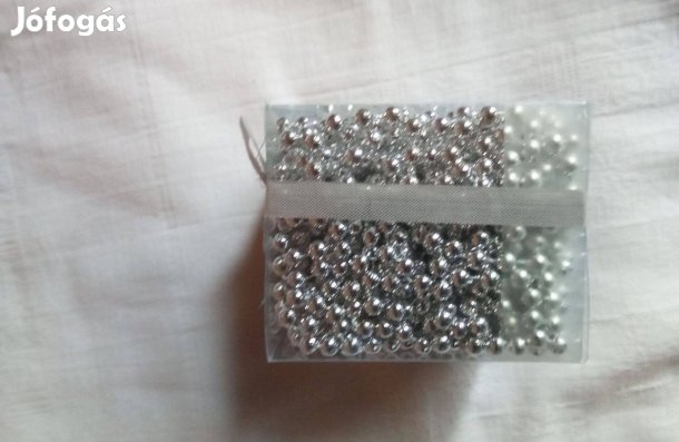 Ezüst színű gyöngyfüzér bontatlan csomagolás