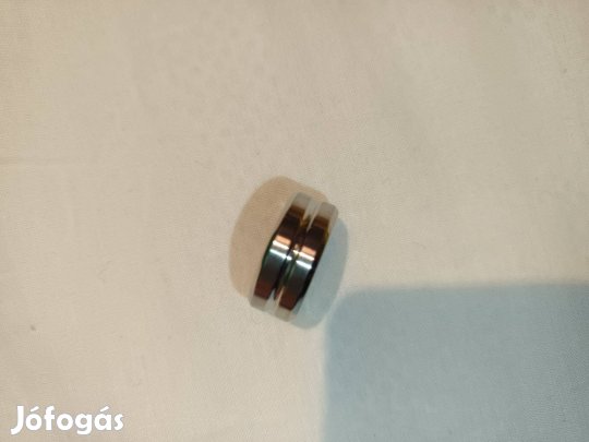 Ezüst színű gyűrűk