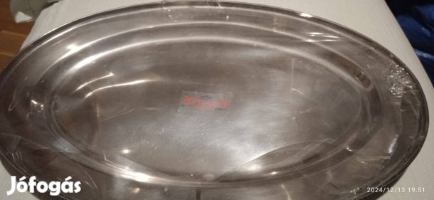 Ezüst színű kínáló tálca