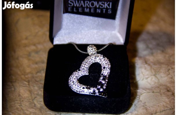 Ezüst szív alakú Swarovski kristályos medál
