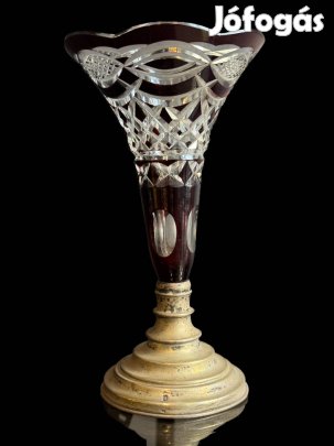 Ezust talpas, bibor kristaly vaza