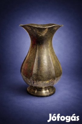 Ezüst váza szép patinával, dekoratív darab