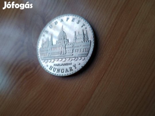 Ezüstözöt PP emlékérem "Budapest Parlament"