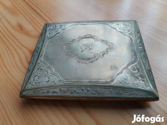 Ezüstözött cigaretta tartó Nemesi monogramos régi szép db