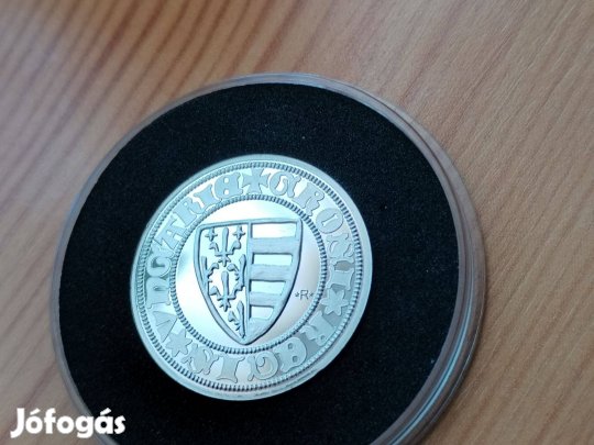 Ezüstözött emlékérem Károly Róbert garas