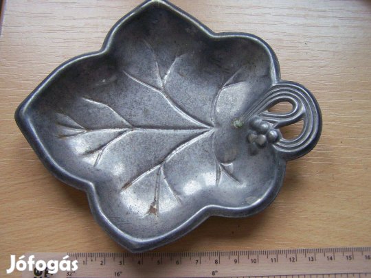 Ezüstözött fém kínáló eladó