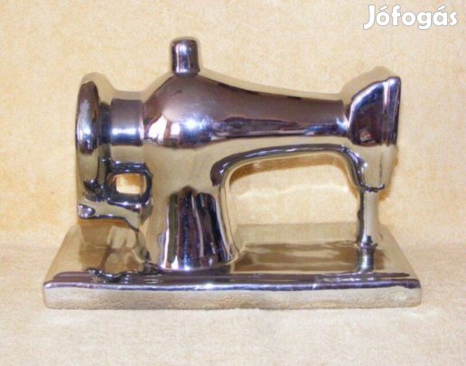 Ezüstözött porcelán varrógép