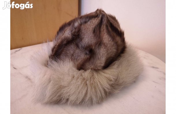 Ezüstróka kucsma, belső kerület kb. 57cm