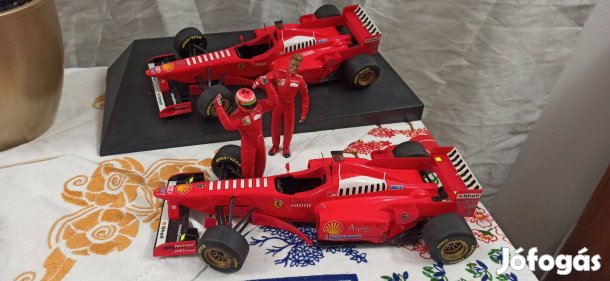 F1 Minichamps 1:18 Michael Schumacher, Eddie Irvine figurákkal együtt