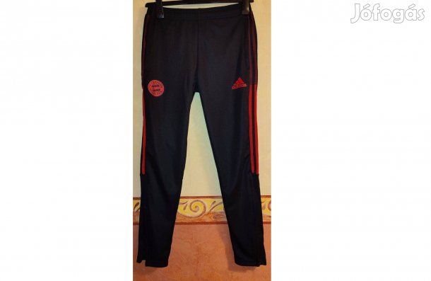 FC Bayern München eredeti adidas fekete piros hosszú nadrág (XL)