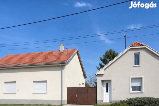 FELÚJÍTOTT DUPLA LAKÓINGATLAN AKÁR KÉT GENERÁCIÓ RÉSZÉRE