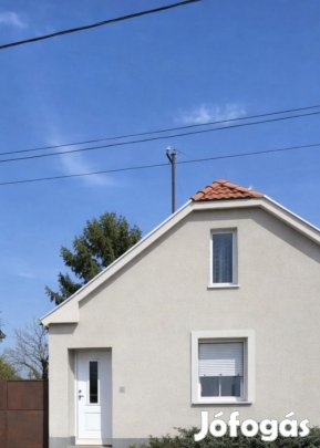 FELÚJÍTOTT FÖLDSZINTES LAKÓINGATLAN