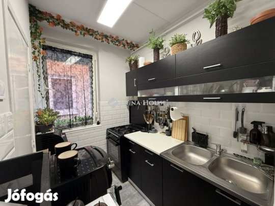 FELÚJÍTOTT, ERKÉLYES, 3 SZOBÁS LAKÁS ELADÓ