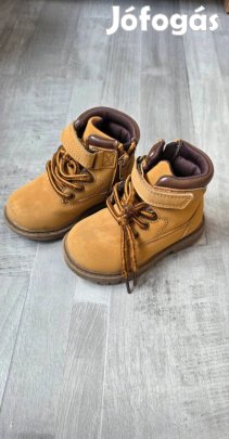 F&F átmeneti fiú bakancs cipő 22
