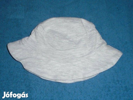 F&F szürke pamut nyári sapka napkalap 6-12 hó (méret 74 / 80)