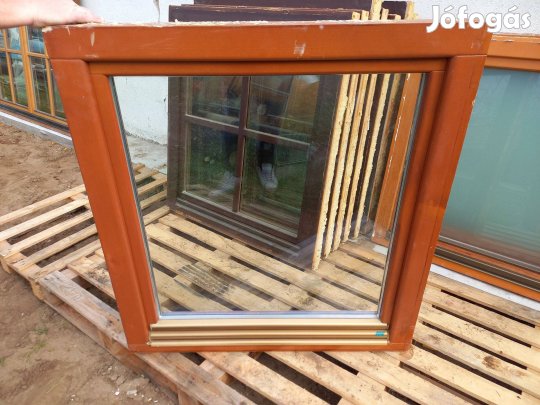 Fa ablak 105 cm x 113 cm