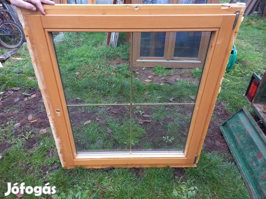 Fa ablak 107 cm x 119 cm