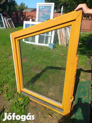Fa ablak 111 cm x 126 ; 160 cm