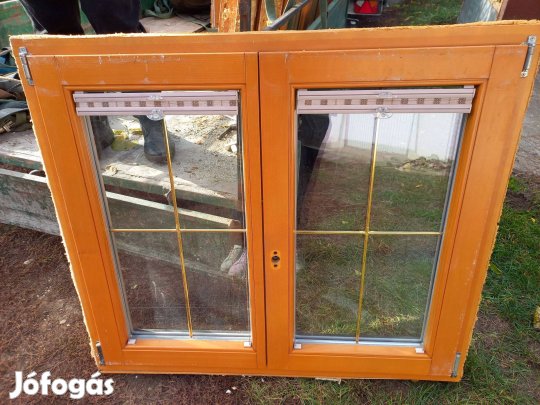 Fa ablak 118 cm x 107 cm