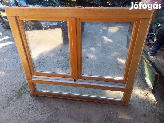 Fa ablak 137 cm x 123 cm