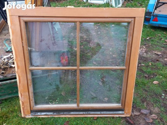 Fa ablak 137 cm x 125 cm