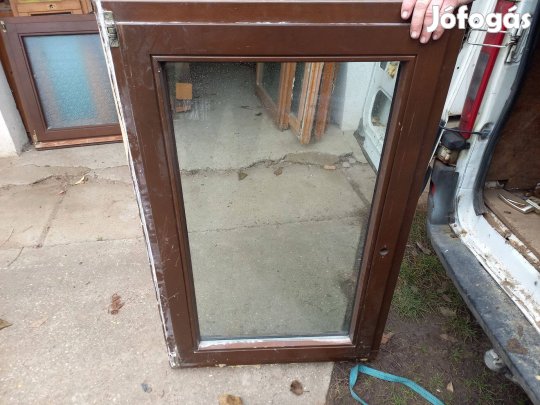 Fa ablak 79 cm x 126 cm