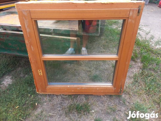 Fa ablak 88 cm x 89 cm