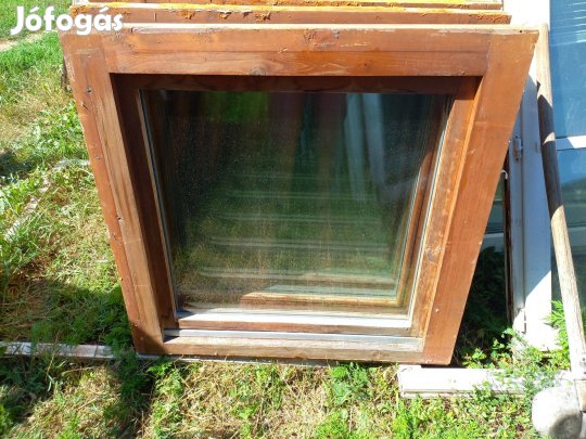 Fa ablak ok 101 cm x 101 cm