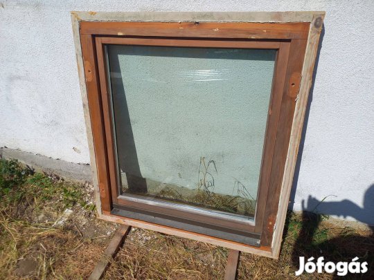 Fa ablak ok 103 cm x 113 cm