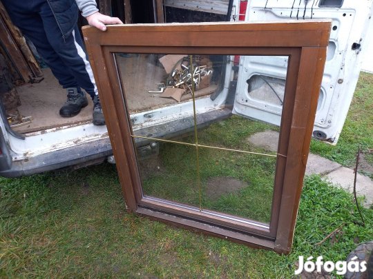 Fa ablak ok 108 cm x 125 cm