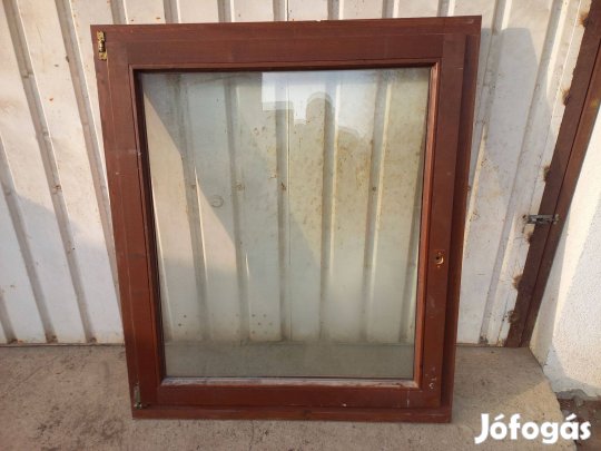 Fa ablak ok 110 cm x 128 cm