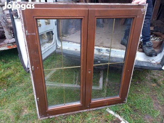 Fa ablak ok 115 cm x 125 cm