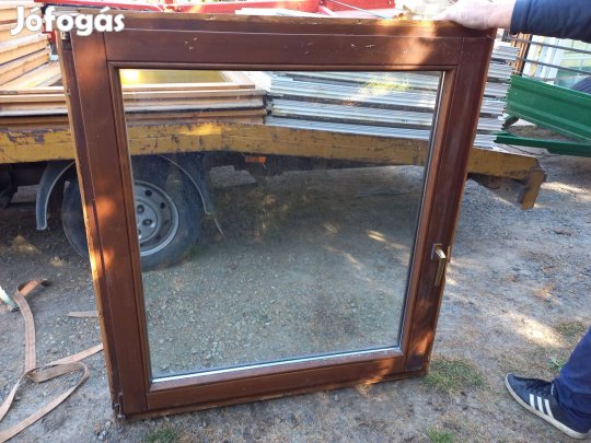 Fa ablak ok 118 cm x 131 cm