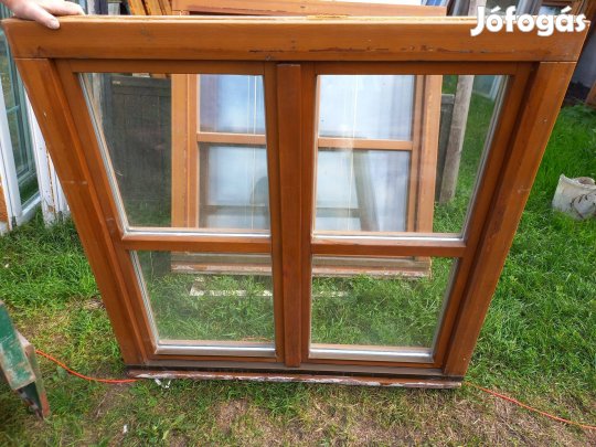 Fa ablak ok 130 cm x 133 cm