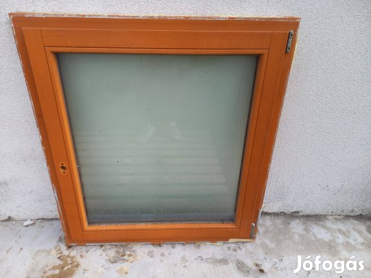 Fa ablak ok 97 cm x 108 cm
