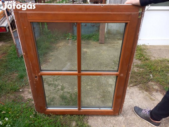 Fa ablak ok 98 cm x 118 cm