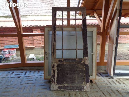 Fa ajtó, félig üvegezett