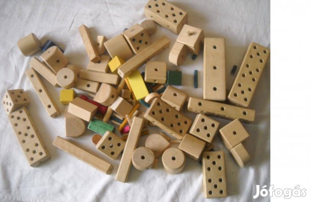 Fa anyagú építőkocka
