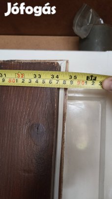Fa bejárati ajtó 