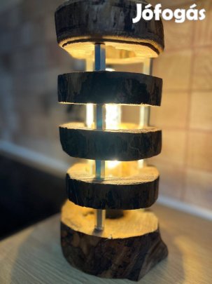 Fa dizájn asztali lámpa, izzóval együtt