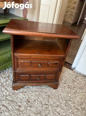 Fa éjjeli szekrény 53x30/ 63 eladó bp.17 kerben 