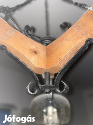 Fa és kovácsoltvas mennyezeti lámpa